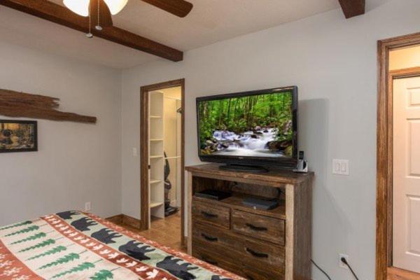 Treehouse Between Gatlinburg And Pigeon Forge. Pet Friendly! Exteriör bild
