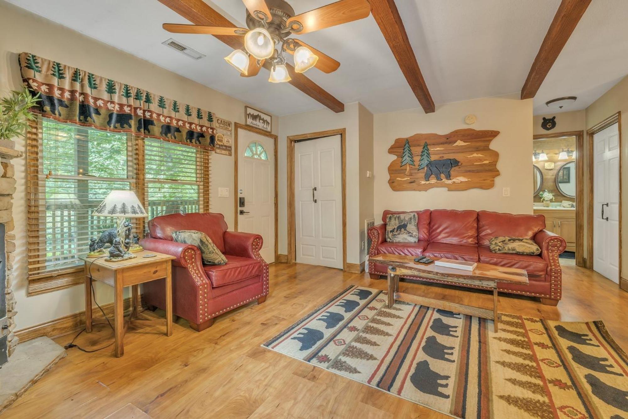 Treehouse Between Gatlinburg And Pigeon Forge. Pet Friendly! Exteriör bild